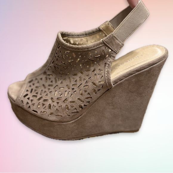 Chinese Laundry Platform Tan Wedge Heels | size 7.5 - Picture 4 of 5